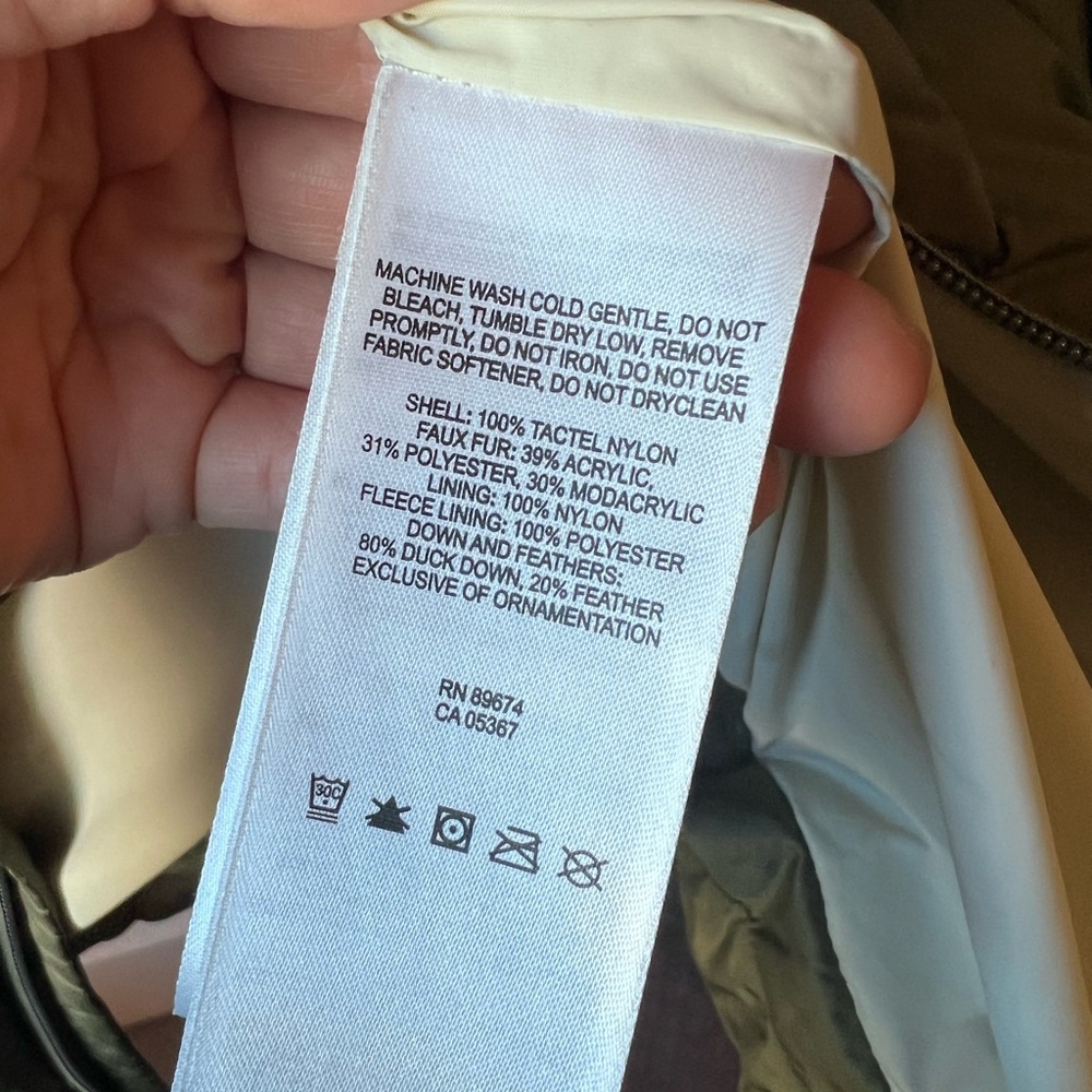 Mountain Hardwear Down Parka - Picture 5 of 5